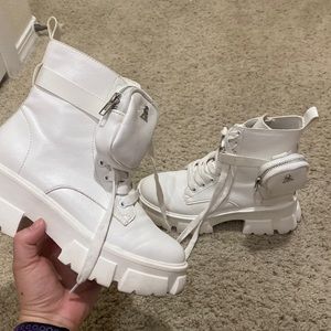 Womens used Steve Madden Thora-P boots in white.